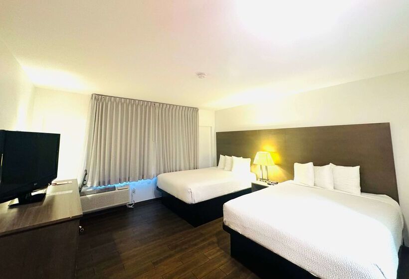 Отель Ramada By Wyndham San Diego Airport