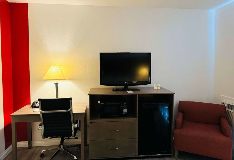 Отель Ramada By Wyndham San Diego Airport