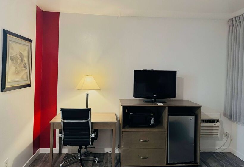 Отель Ramada By Wyndham San Diego Airport