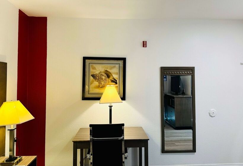 Отель Ramada By Wyndham San Diego Airport