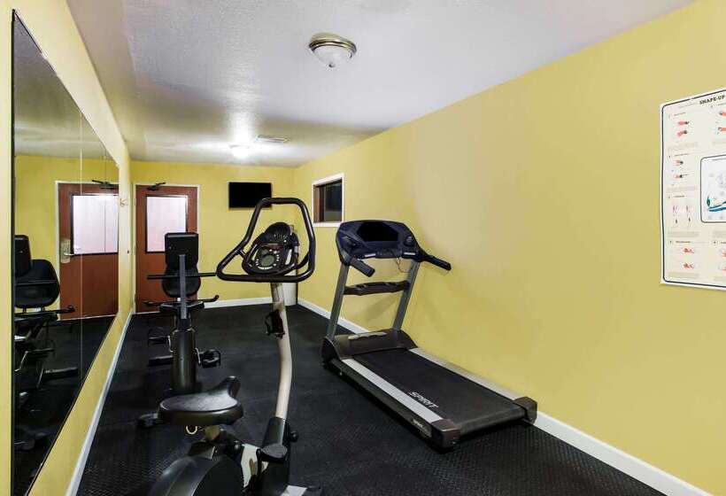 בית מלון כפרי Ramada By Wyndham Sioux Falls