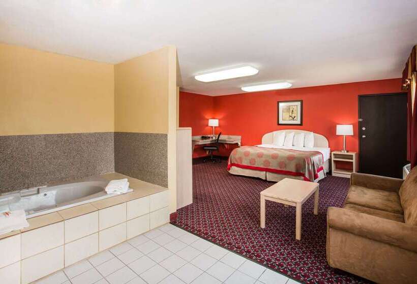 בית מלון כפרי Ramada By Wyndham Sioux Falls