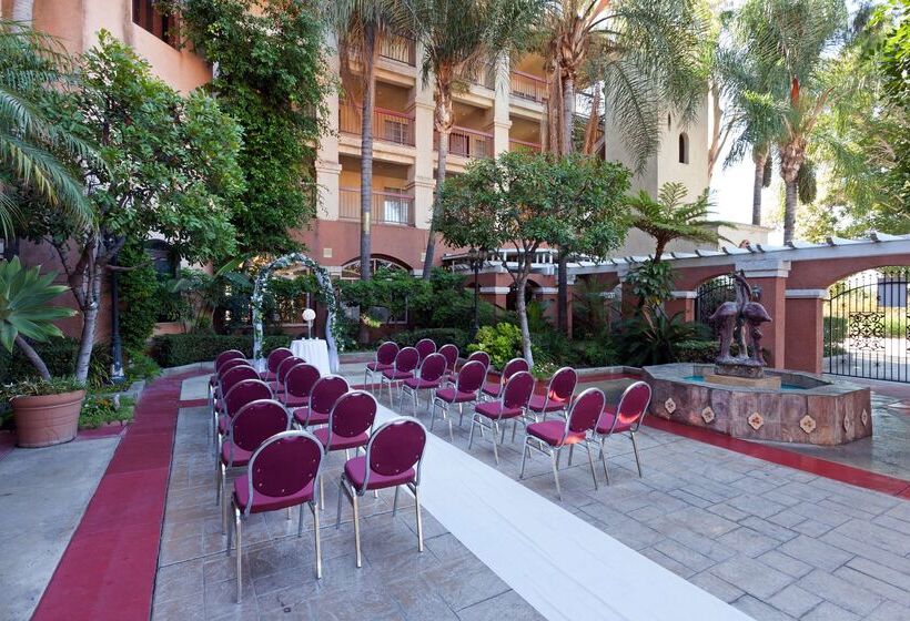 فندق Ramada By Wyndham South El Monte