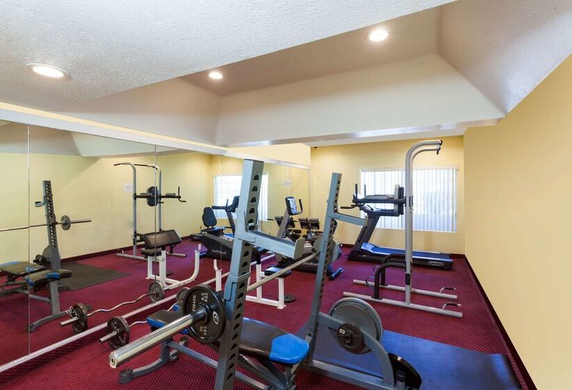 فندق Ramada By Wyndham South El Monte