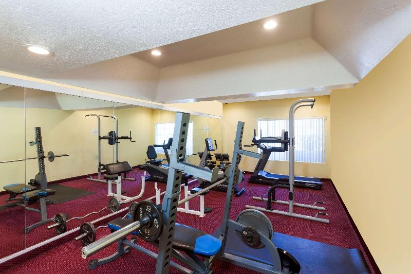 فندق Ramada By Wyndham South El Monte