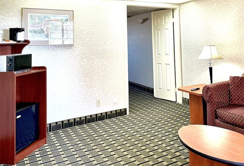 فندق Ramada By Wyndham South El Monte