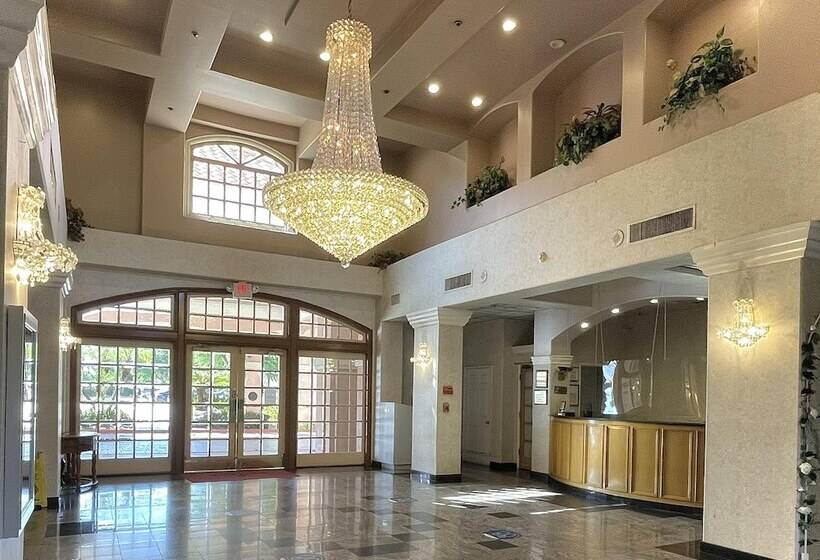 فندق Ramada By Wyndham South El Monte