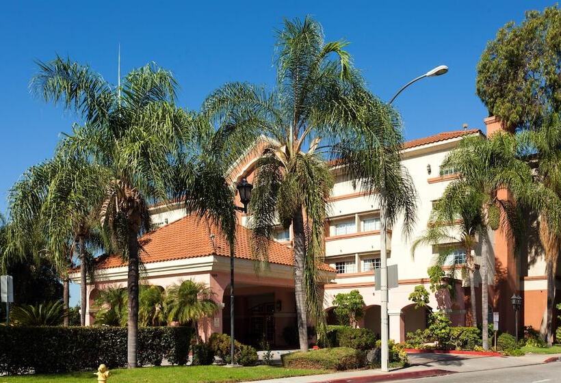 فندق Ramada By Wyndham South El Monte