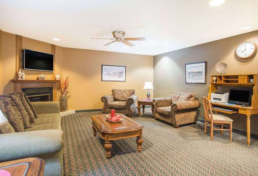 호텔 Ramada By Wyndham Spirit Lake/okoboji