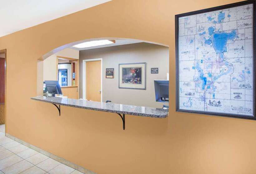 호텔 Ramada By Wyndham Spirit Lake/okoboji