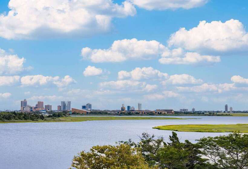 هتل Ramada By Wyndham West Atlantic City