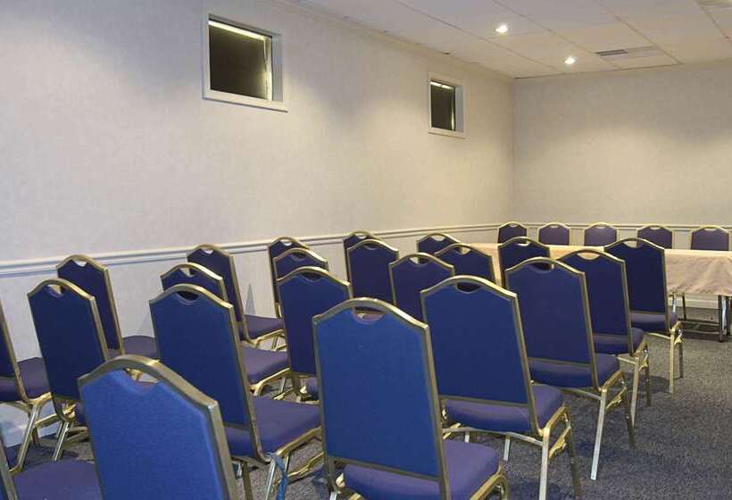 هتل Ramada By Wyndham West Atlantic City