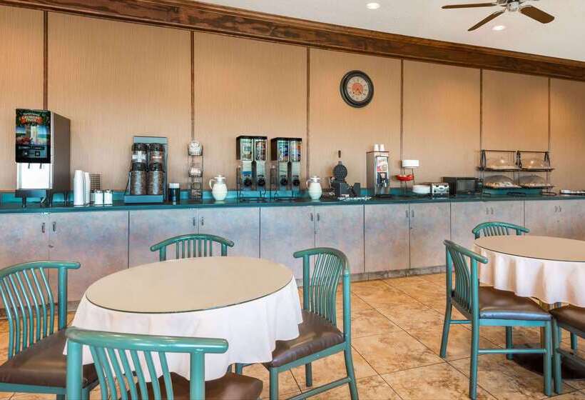 هتل Ramada By Wyndham West Atlantic City