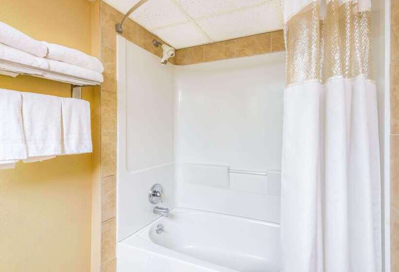 هتل Ramada By Wyndham West Atlantic City