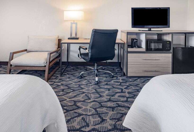 هتل Ramada By Wyndham West Atlantic City