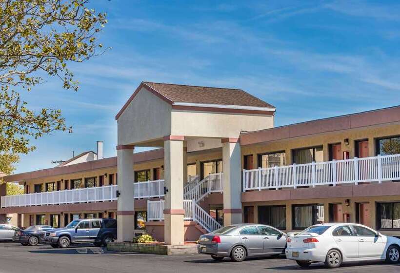 هتل Ramada By Wyndham West Atlantic City