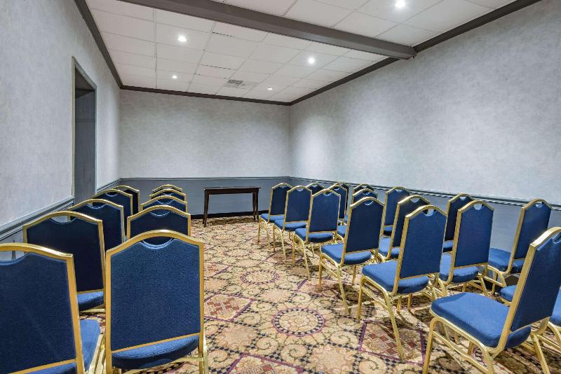 هتل Ramada By Wyndham West Atlantic City