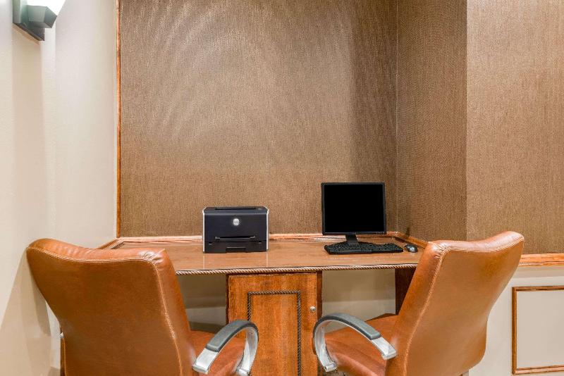 هتل Ramada By Wyndham West Atlantic City