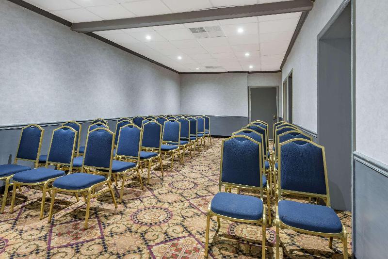 هتل Ramada By Wyndham West Atlantic City