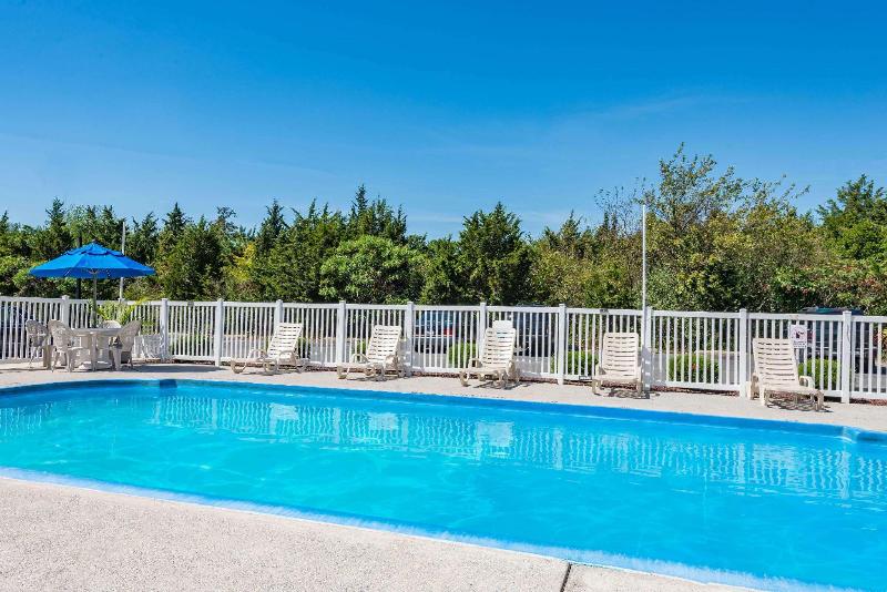 فندق Ramada By Wyndham West Atlantic City