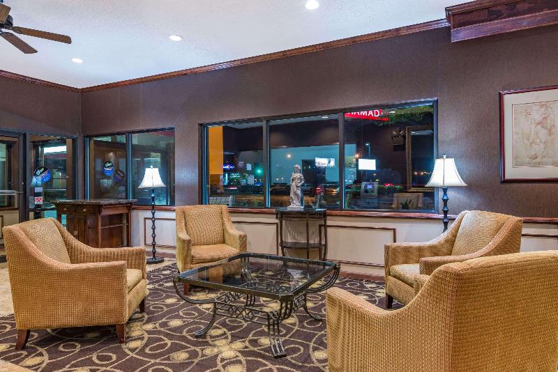 هتل Ramada By Wyndham West Atlantic City