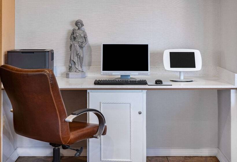 فندق Ramada By Wyndham West Atlantic City