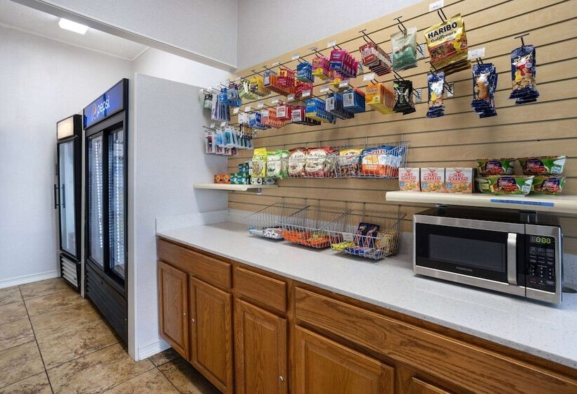 فندق Ramada By Wyndham West Atlantic City