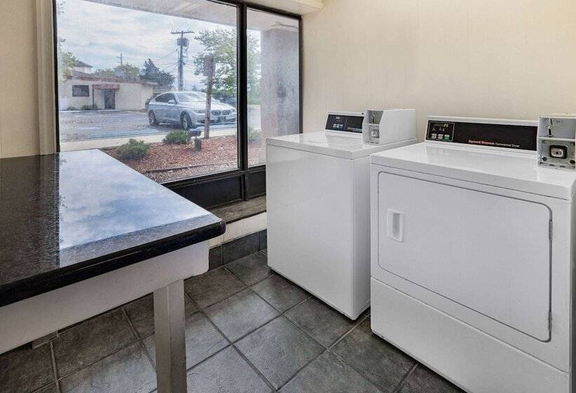 هتل Ramada By Wyndham West Atlantic City