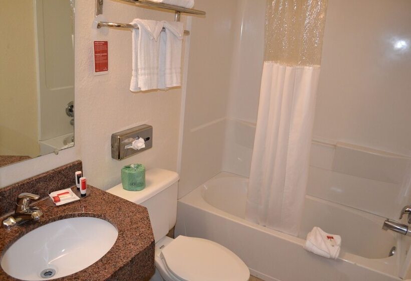 هتل Ramada By Wyndham West Atlantic City