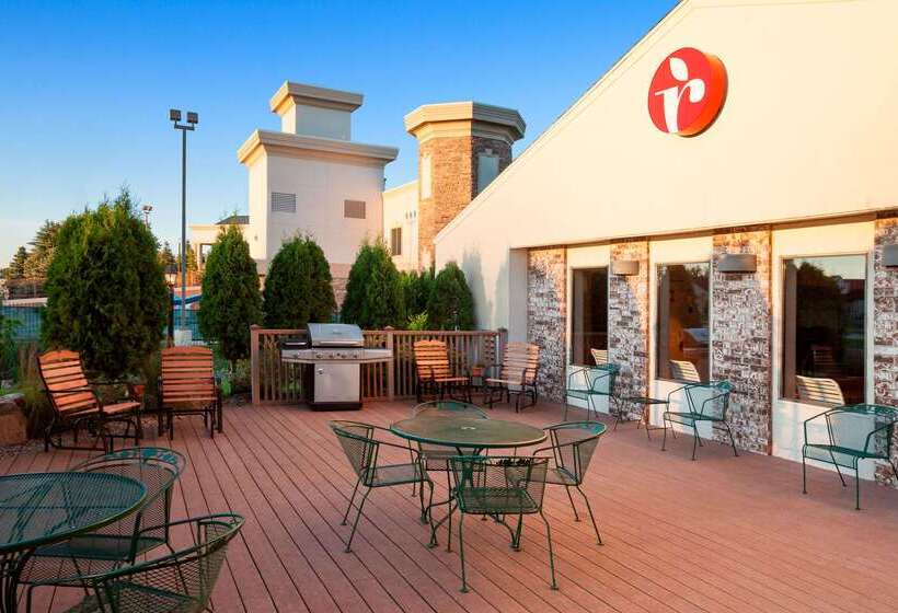 Отель Ramada By Wyndham Wisconsin Dells I 90