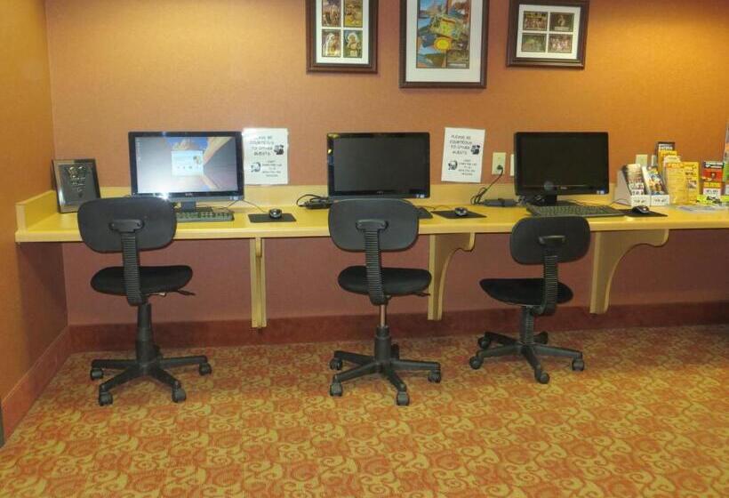 Отель Ramada By Wyndham Wisconsin Dells I 90