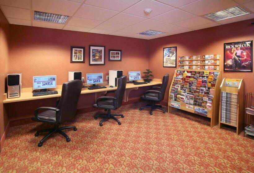 Отель Ramada By Wyndham Wisconsin Dells I 90