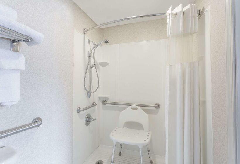 Отель Ramada Limited Norfolk