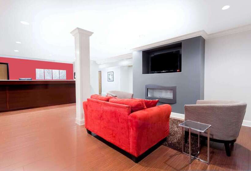 فندق Ramada By Wyndham Tell City