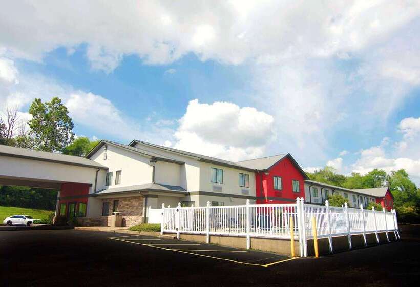 فندق Ramada By Wyndham Tell City