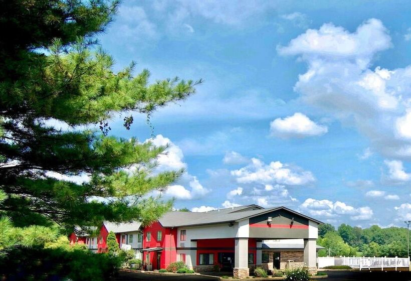 فندق Ramada By Wyndham Tell City