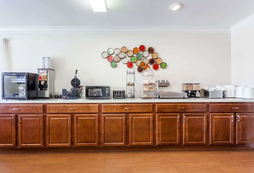 فندق Ramada By Wyndham Tell City