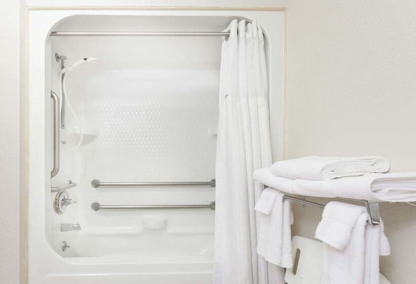 فندق Ramada By Wyndham Tell City