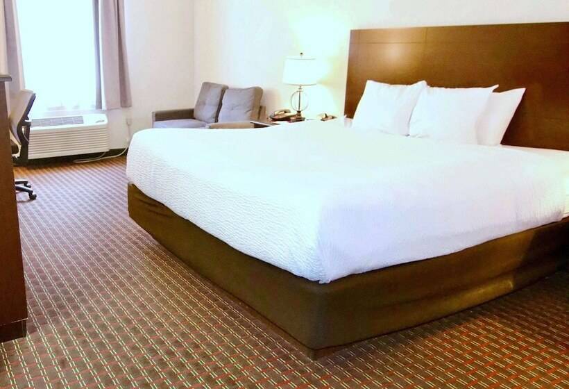 فندق Ramada By Wyndham Tell City