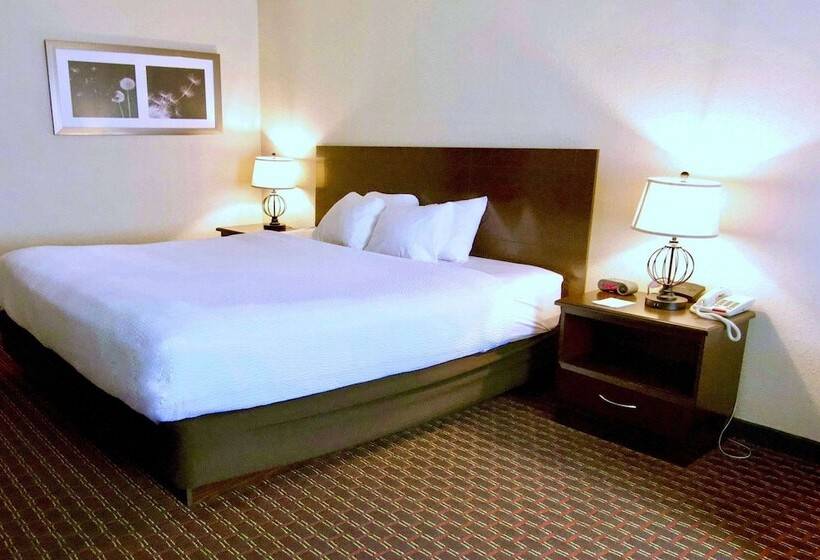 فندق Ramada By Wyndham Tell City