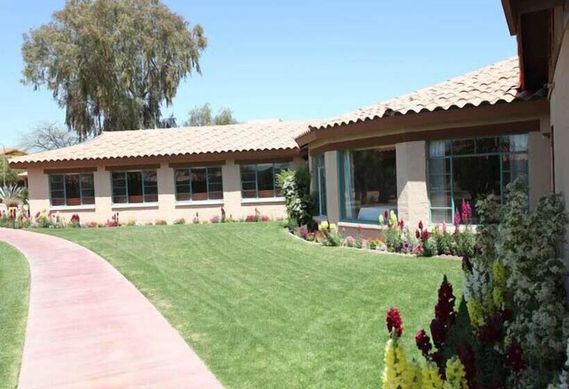 Отель Rancho De Los Caballeros