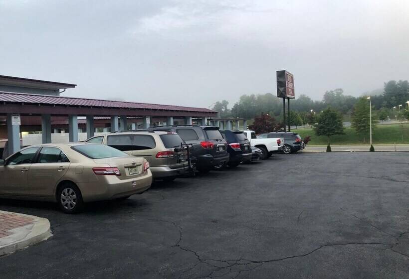 فندق Red Carpet Inn  Blacksburg