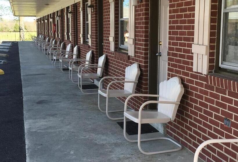 فندق Red Carpet Inn  Gettysburg