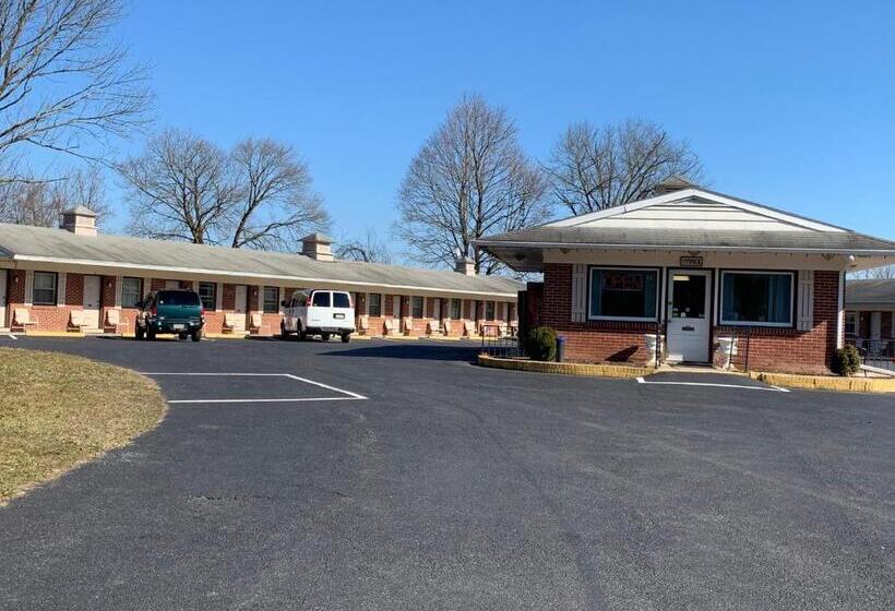 فندق Red Carpet Inn  Gettysburg