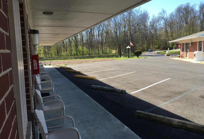 فندق Red Carpet Inn  Gettysburg