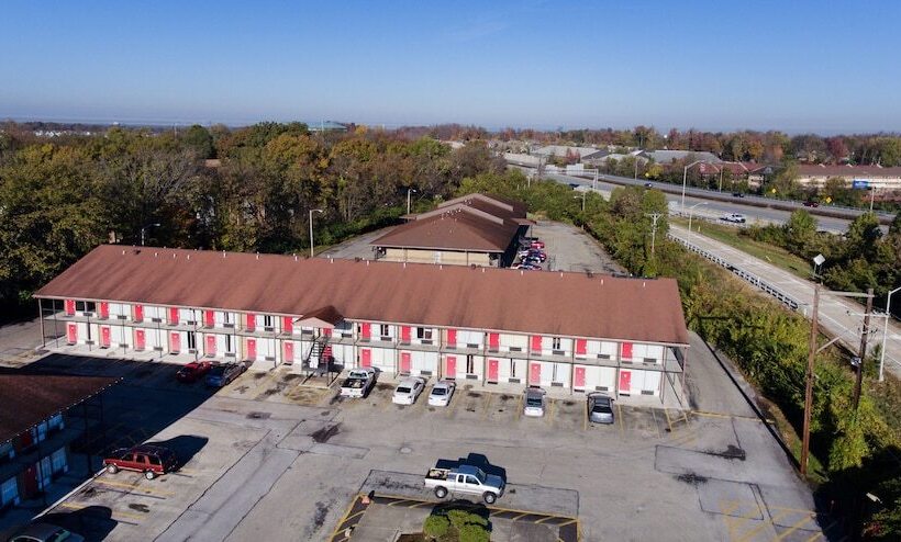 酒店 Red Carpet Inn  Louisville