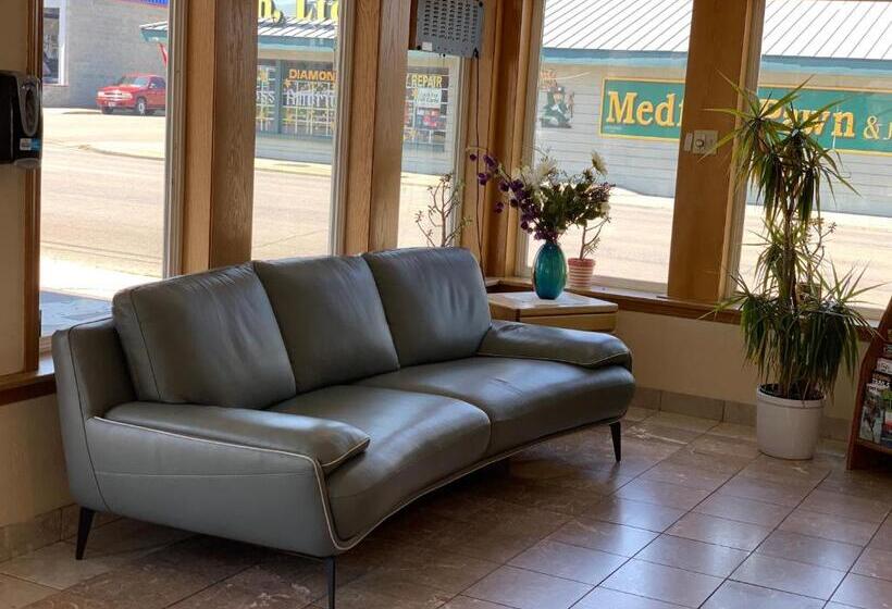 هتل Red Carpet Inn Medford