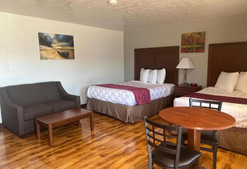 هتل Red Carpet Inn Medford