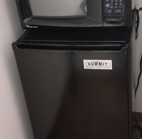 Отель Red Carpet Inn Rochester