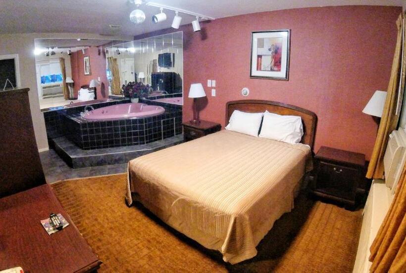 هتل Red Carpet Inn West Springfield